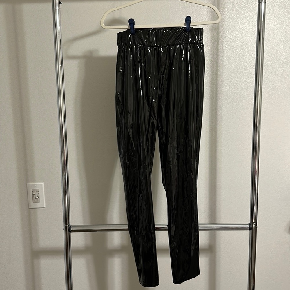 High waisted stretch vinyl leggings black